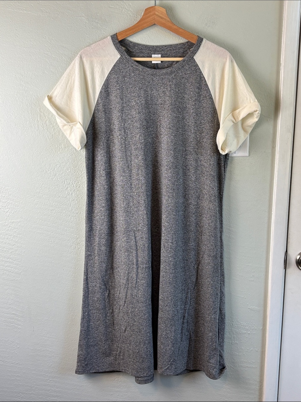 GAP Gray Midi Raglan Sleeve Dress with Cream Sleeves NWOT 10 Tall